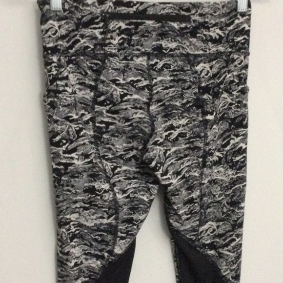 Lululemon Pace Rival Crop Nami Wave White Black 4 - Picture 6 of 11